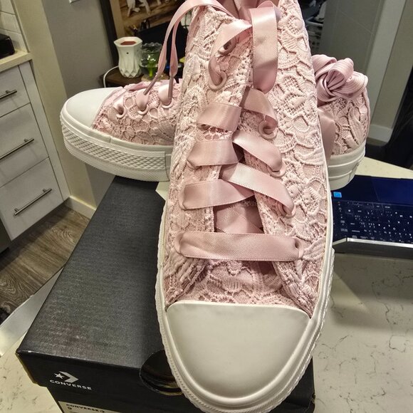 Converse - Women's Chuck Taylor All Star Lace Low Top Shoes (A15006C) Pink SZ 7 - Picture 2 of 12